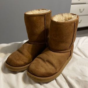 tan ugg’s women’s size 5